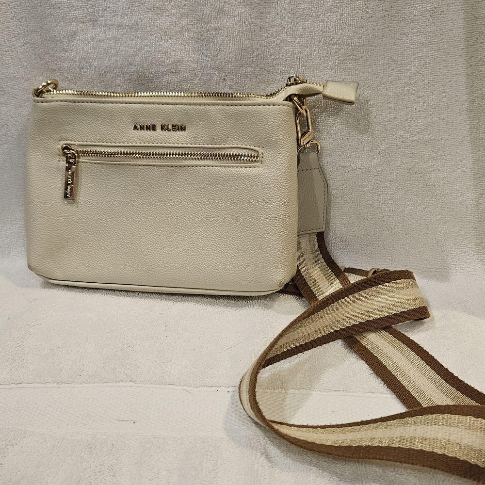 ANNE KLEIN CROSS BODY BAG
